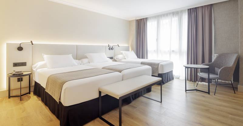 Habitación triple ( 3 adultos) Hotel ILUNION San Sebastián