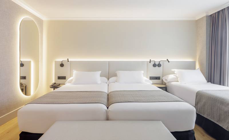Habitación triple ( 2 adultos +1 niño) Hotel ILUNION San Sebastián