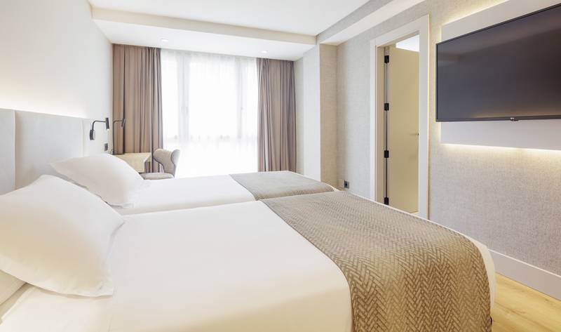 Habitación doble con terraza Hotel ILUNION San Sebastián
