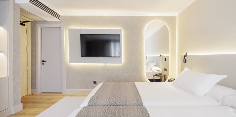 Habitación triple ( 2 adultos +1 niño) Hotel ILUNION San Sebastián