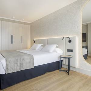 Habitación doble con terraza Hotel ILUNION San Sebastián